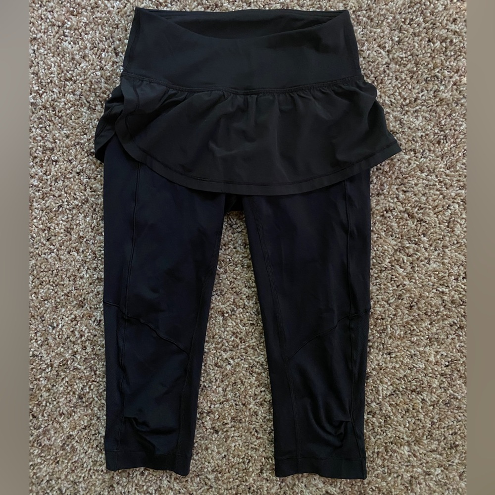 Lululemon Athletica capri leggings Skirt skort black Stretch size 2 wz bag - Picture 1 of 9